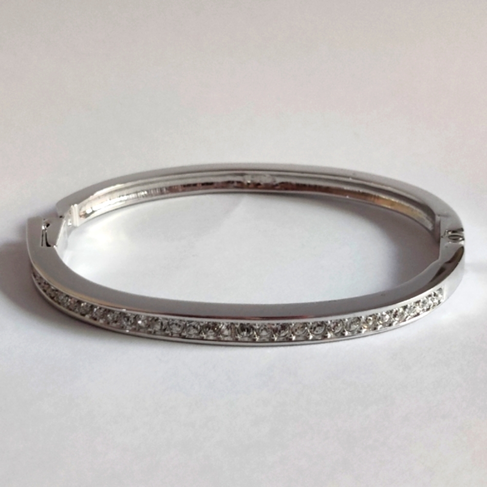 Authentic Signed Swarovski Swan Mark Hinged Clamp Bracelet